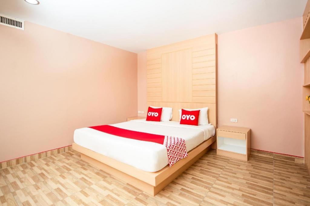 Oyo 343 Wanna Marine Hotel Patong Екстериор снимка