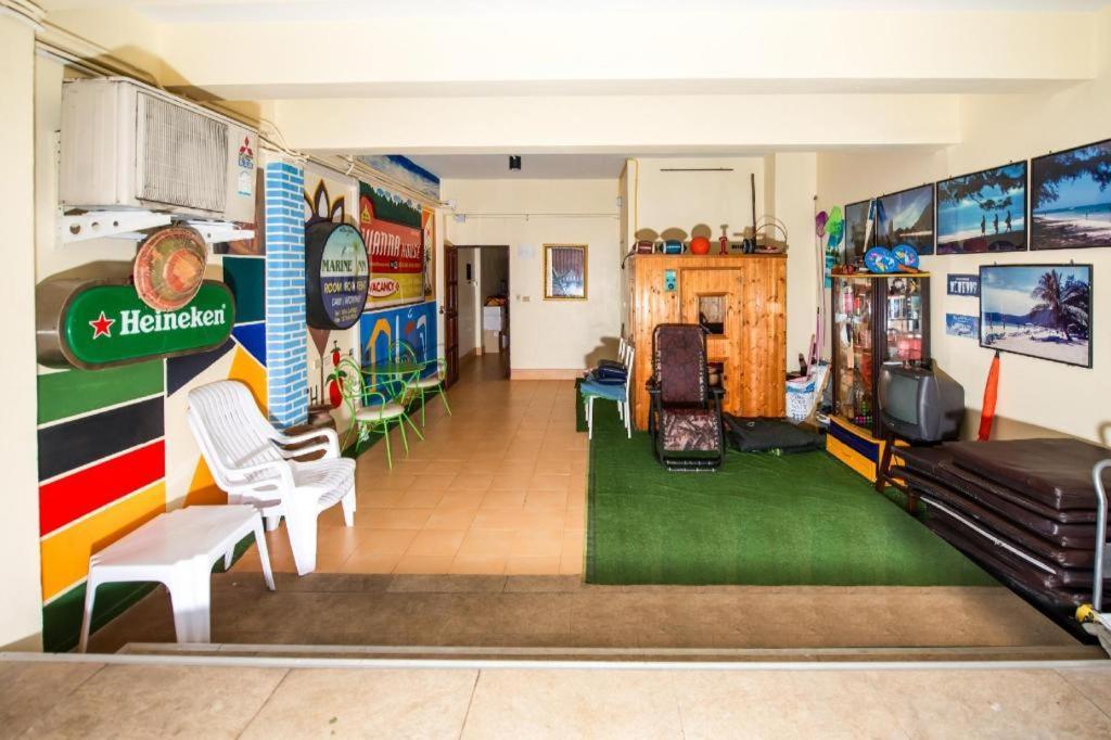 Oyo 343 Wanna Marine Hotel Patong Екстериор снимка