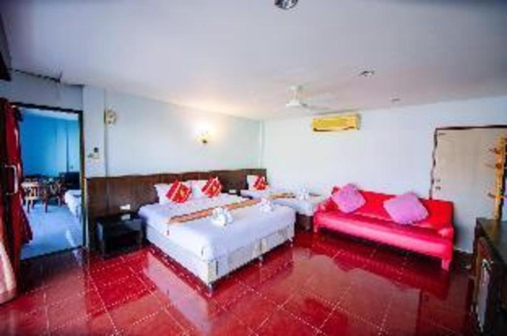 Oyo 343 Wanna Marine Hotel Patong Екстериор снимка