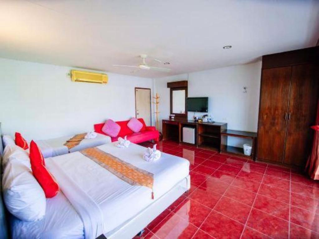 Oyo 343 Wanna Marine Hotel Patong Екстериор снимка
