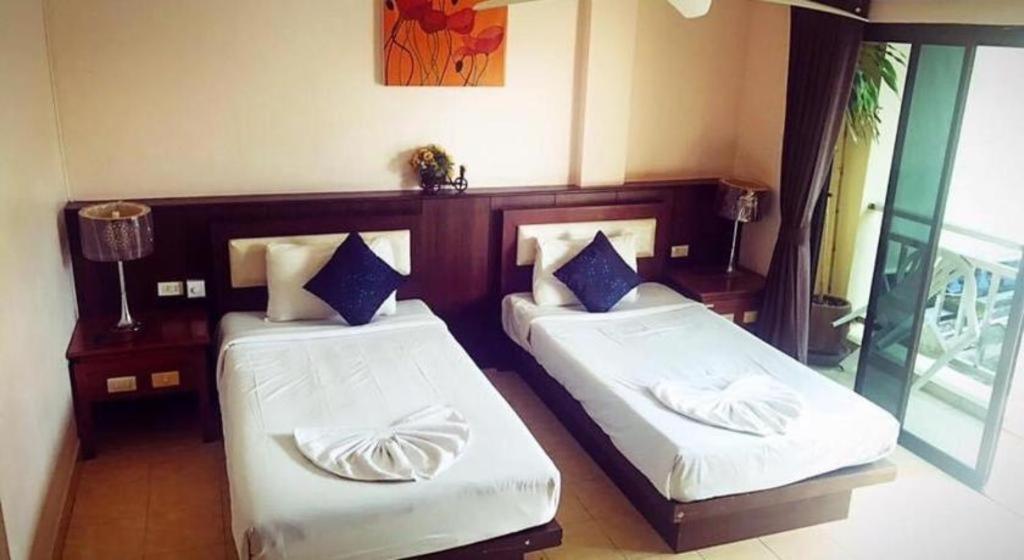 Oyo 343 Wanna Marine Hotel Patong Екстериор снимка